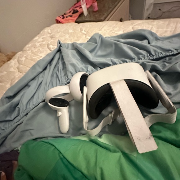 It’s been used once it has a few scratches with protective case - Picture 3 of 6